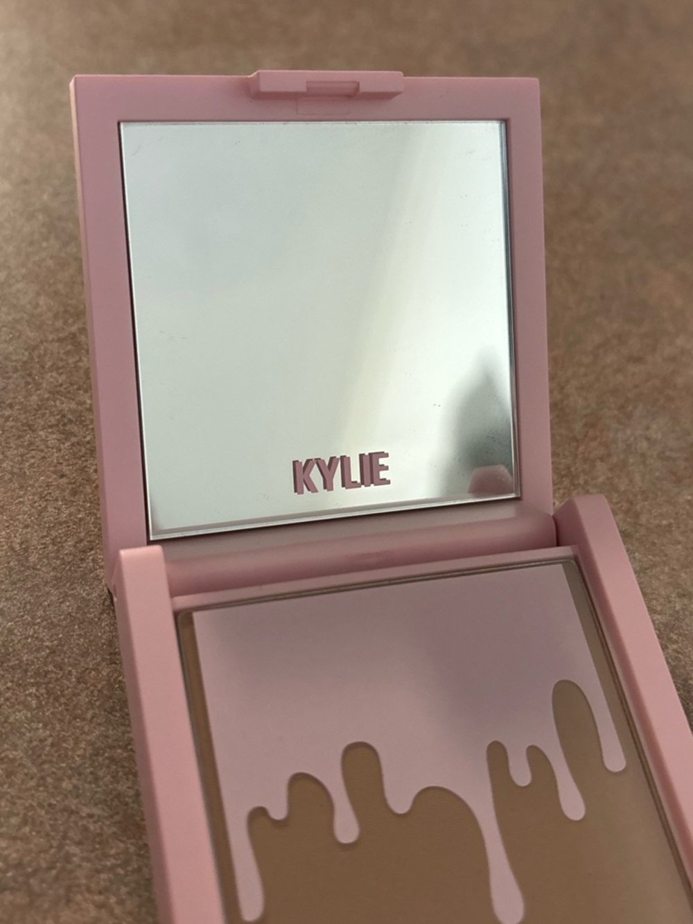 New Kylie Cosmetics Bronzing Powder - Picture 6 of 12